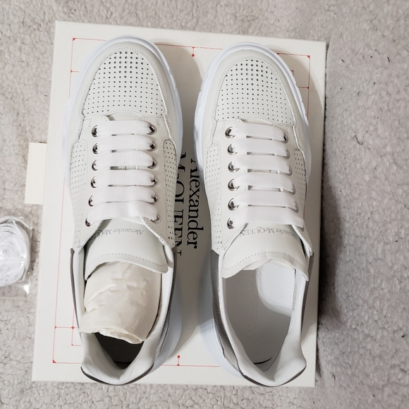 Alexander McQueen Court Trainer Linetecular Low-Top Sneakers - Picture 6 of 10